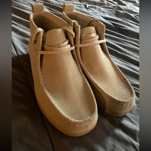 NWOT EVERLANE Sued Shoes